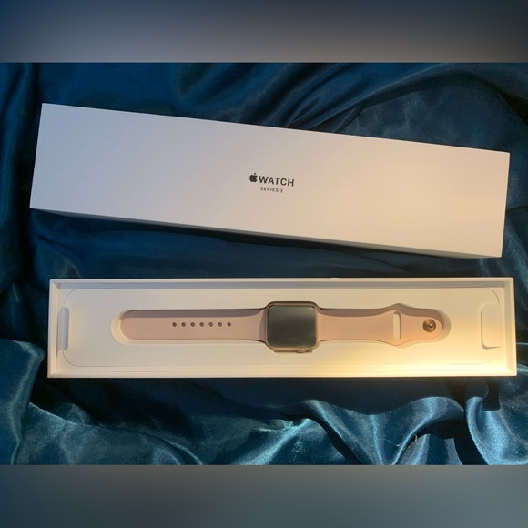 Apple Watch Series 3 38mm Gold Aluminum Pink Sand Sport Band